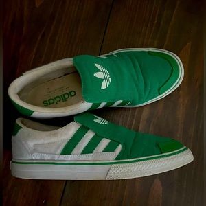 Adidas 2000s vintage slip ons